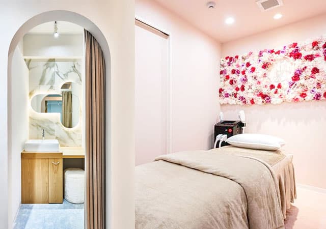 エステサロンの照明で印象が変わる。雰囲気づくりと実用性を両立する照明設計